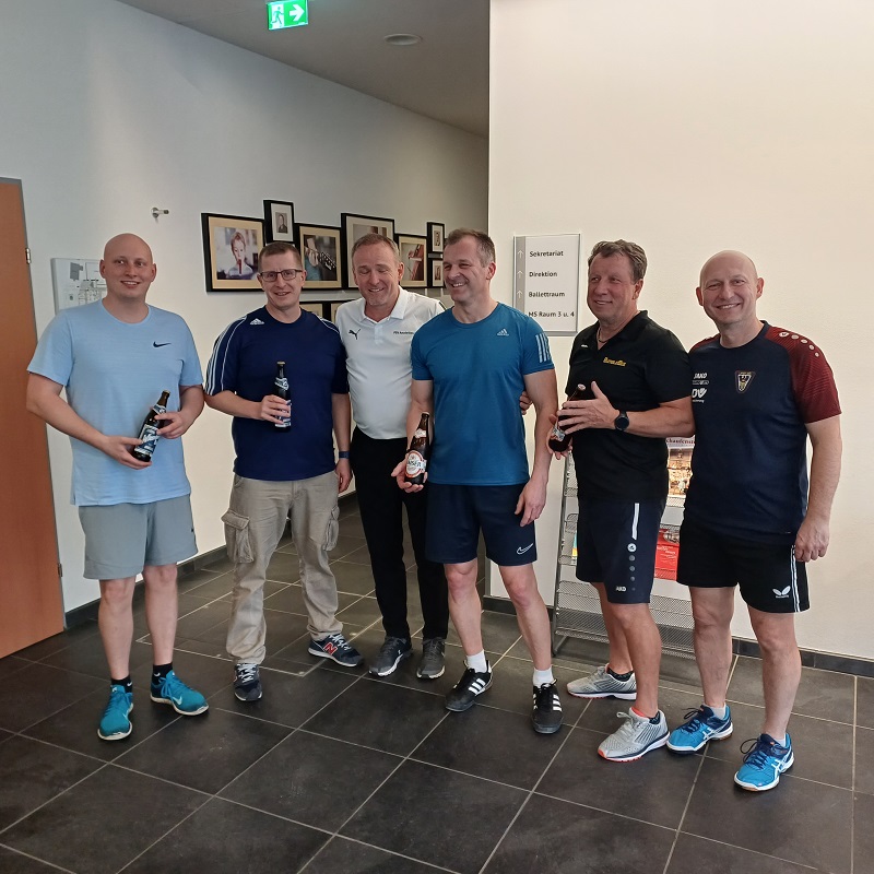 Sieger Hobby B-Bewerb von links:
Michael Herdlicka, Christian Brandstetter, Bezirkssportwart Martin Elser, Sieger Roman Eisschiel, Ranz Atrschreiter, Referatsleiter TT Andreas Schachinger